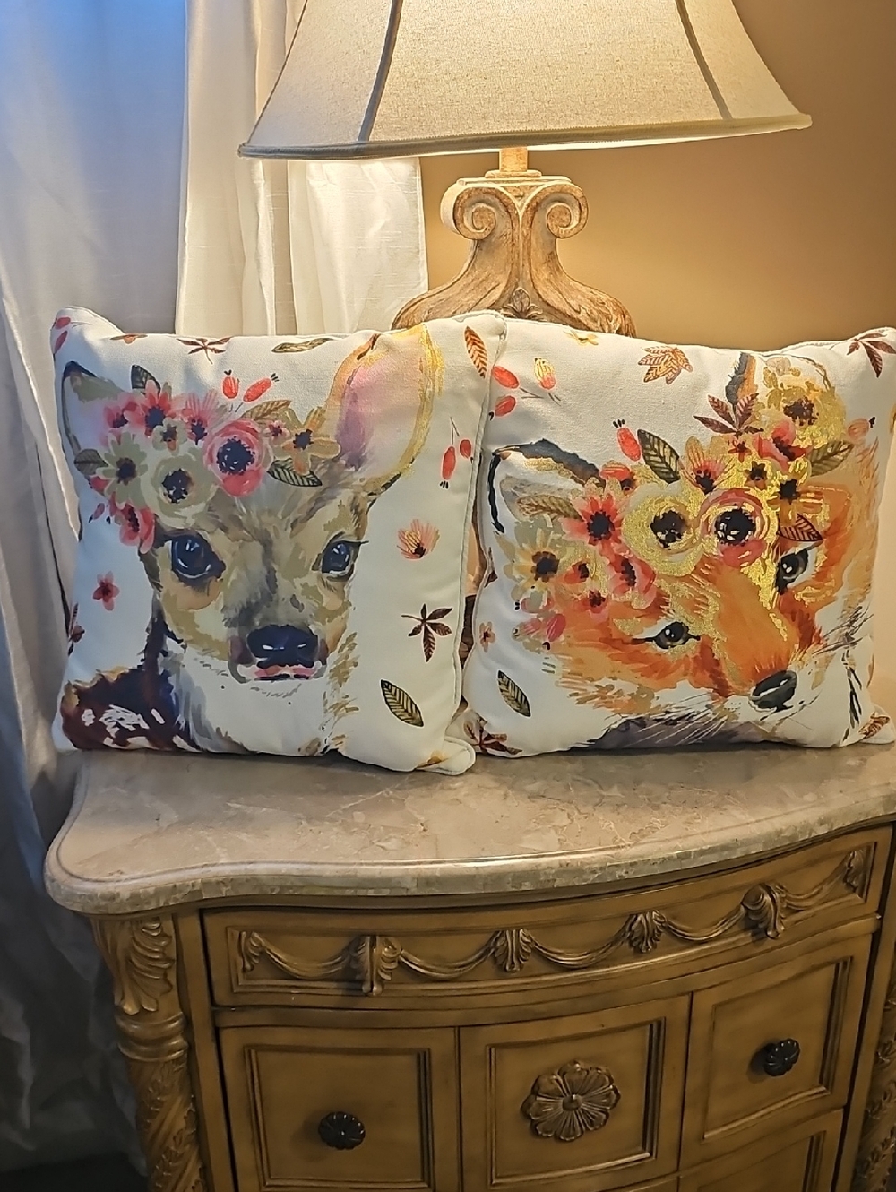 Brand New Set Of 2 Floral  Deer/fox Woodland Animal Throw Pillows - White/Cream